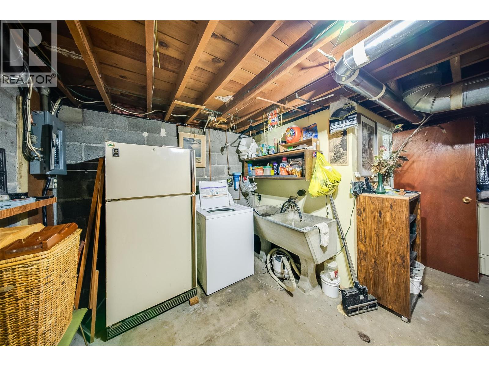 1562 Arrow Lakes Drive - 21
