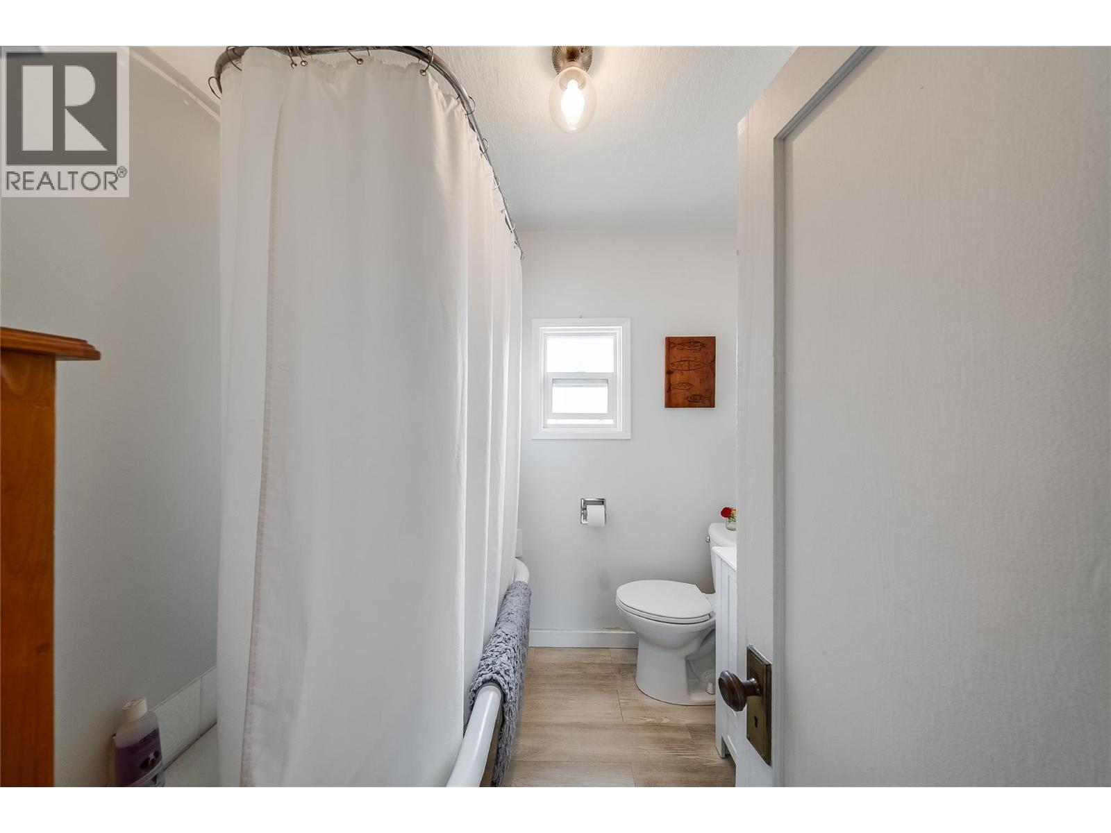 714 2nd Street - Image 18