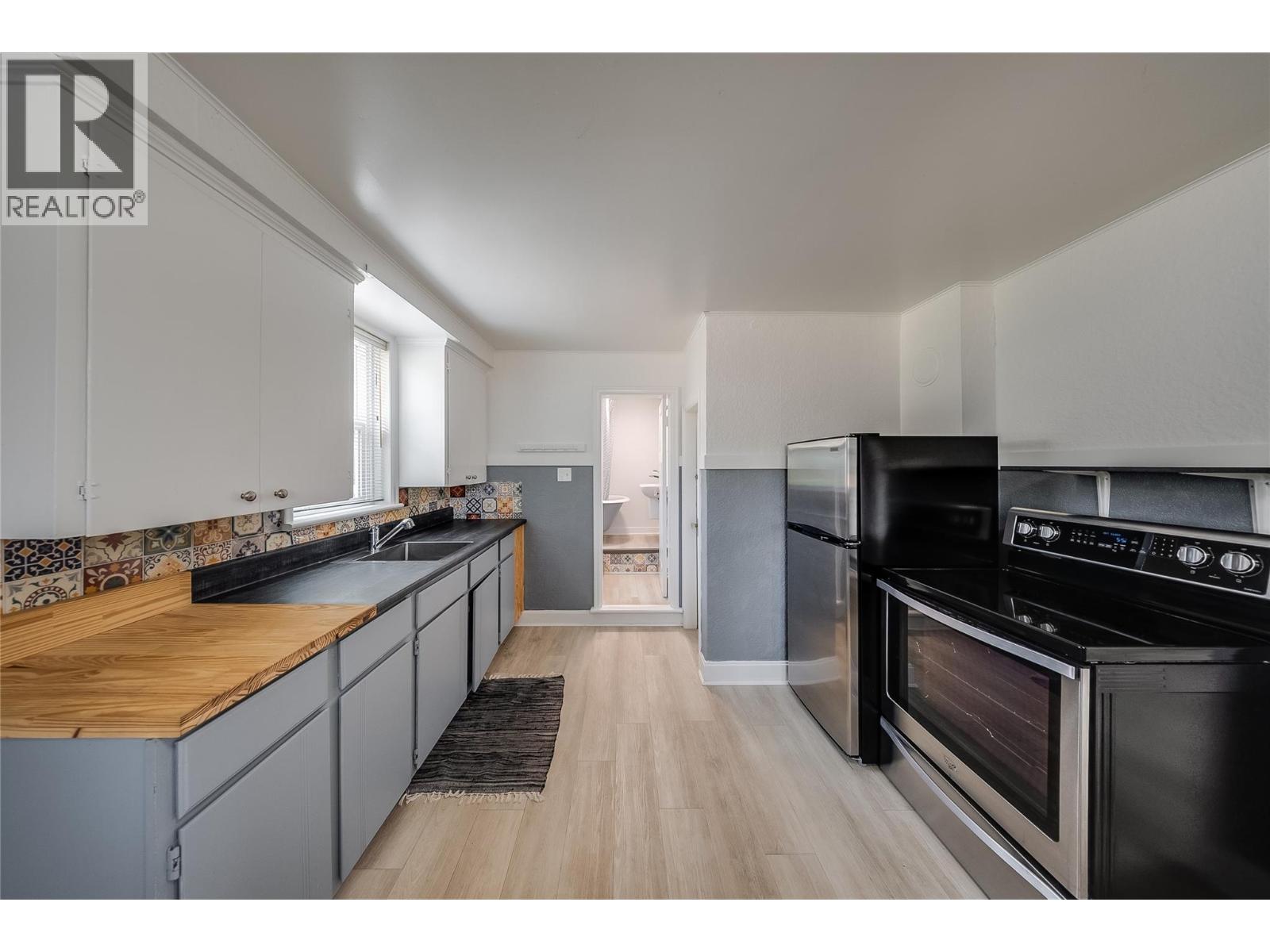 714 2nd Street - Image 25