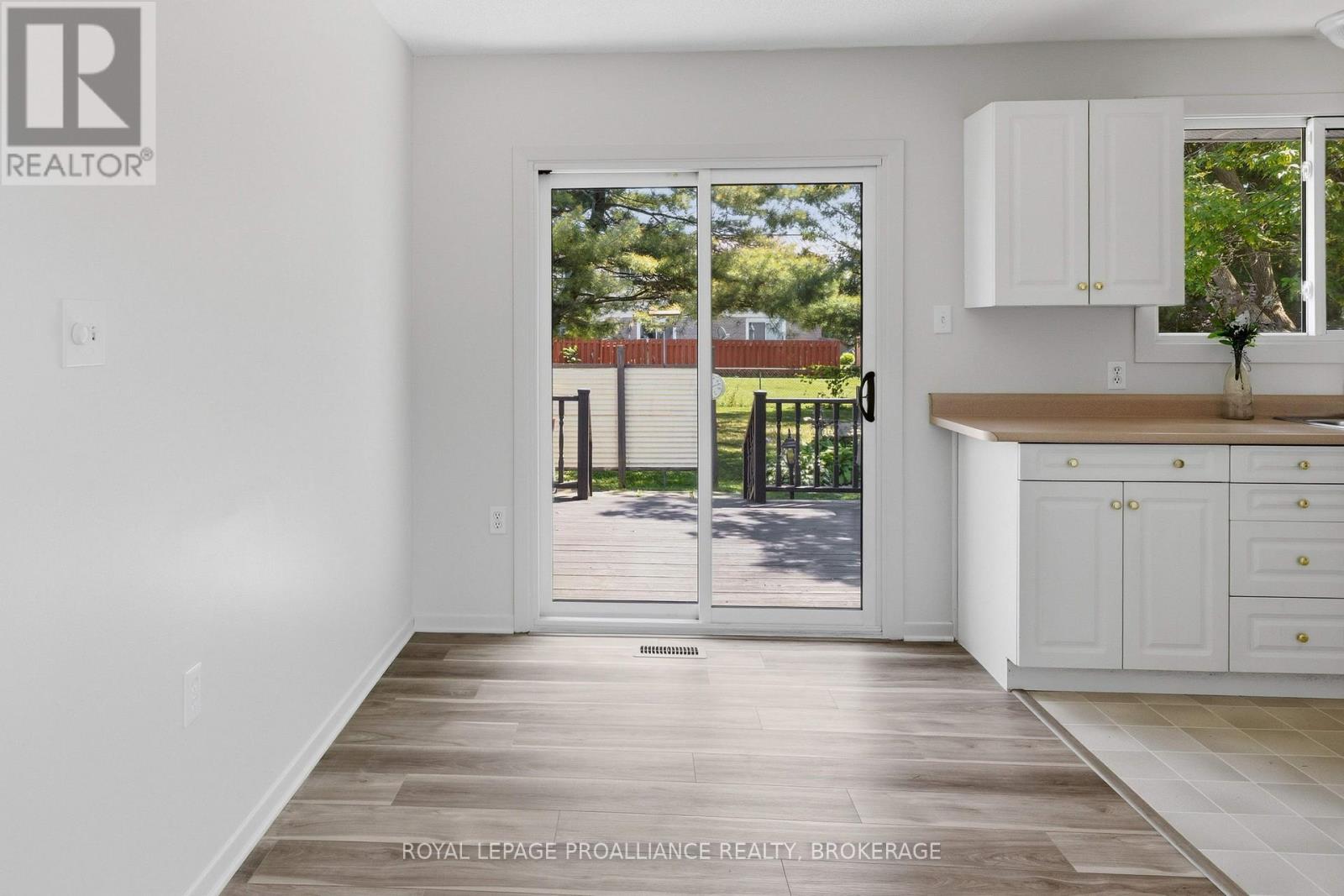 367 GEORGIANA STREET - 9