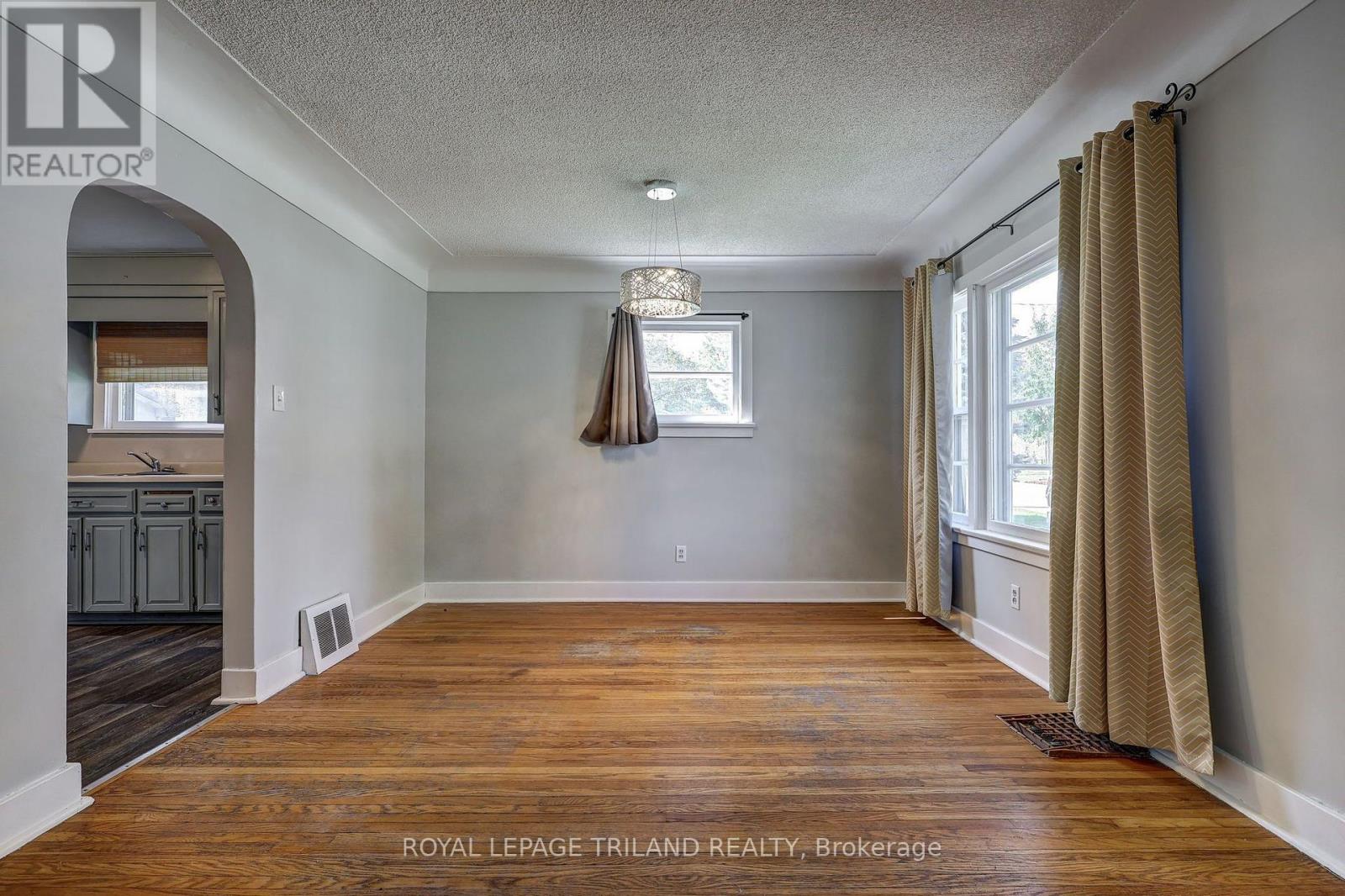 127 HUGHES STREET - 10