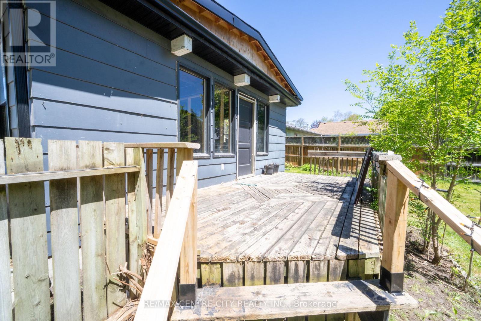 240 MAITLAND STREET - Image 17