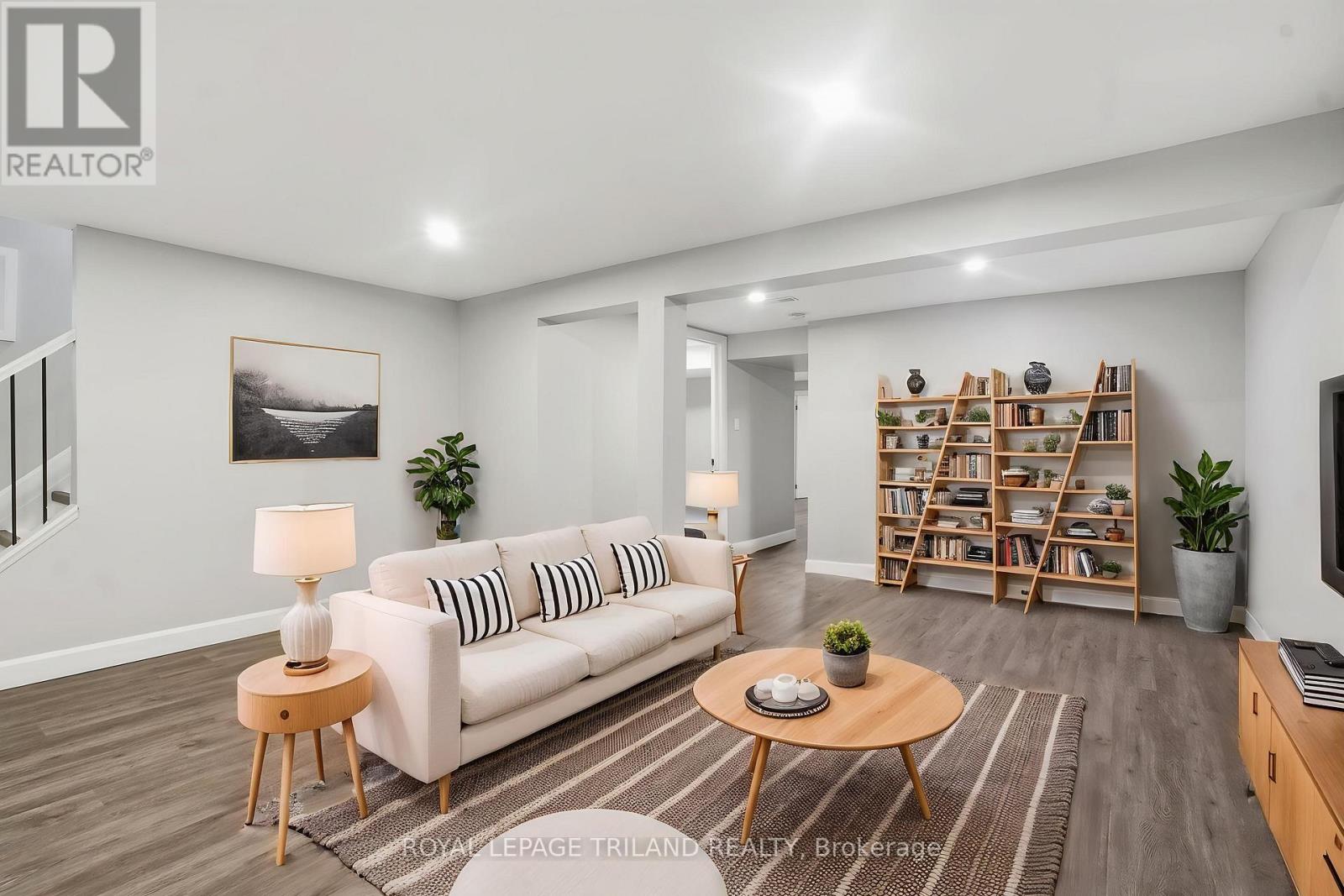 125 CONNAUGHT AVENUE - 18