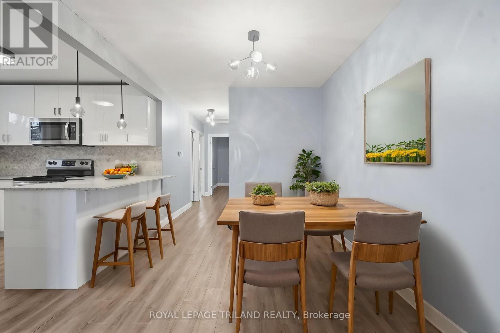 125 CONNAUGHT AVENUE - 6