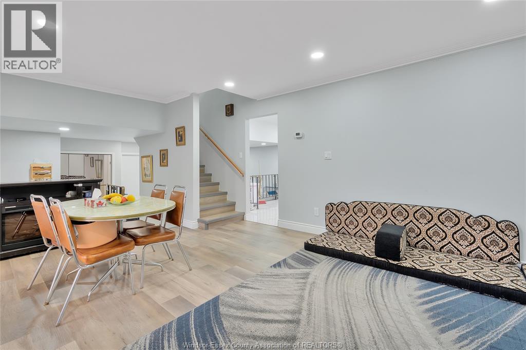 655 ROSELAND DRIVE South - 12