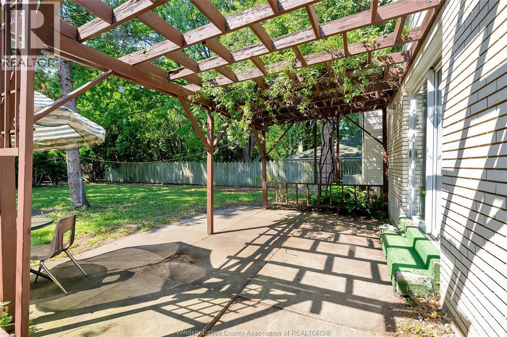 655 ROSELAND DRIVE South - 30