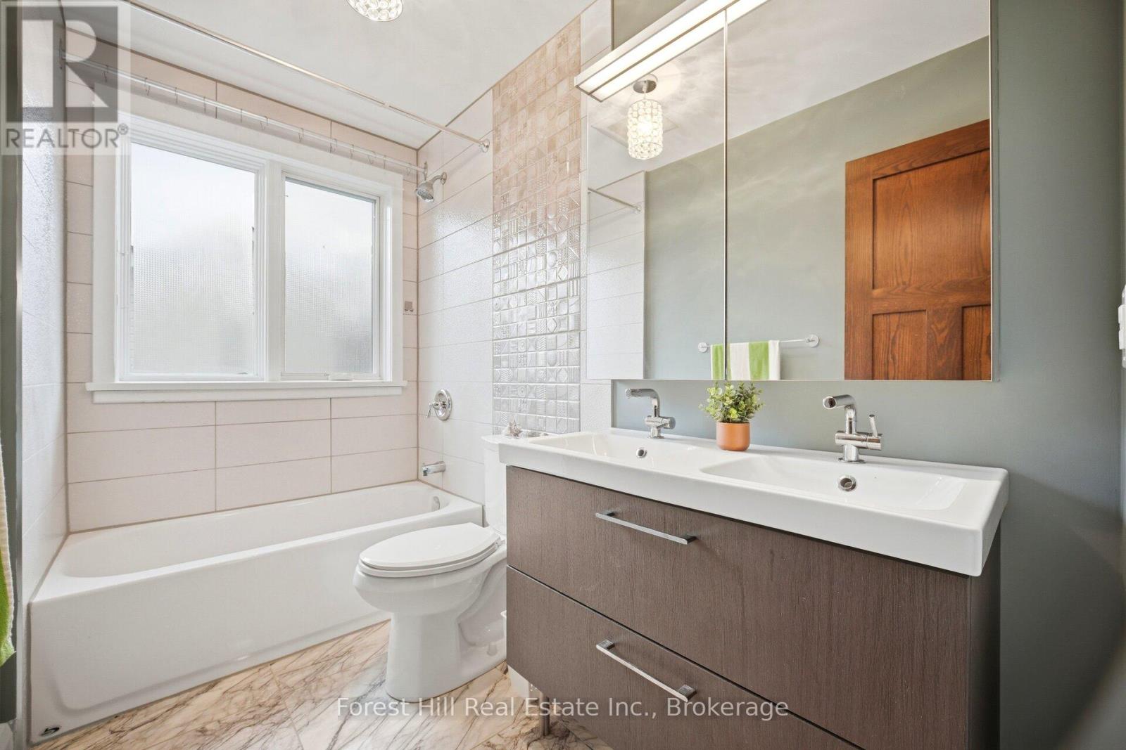 39 BROADVIEW AVENUE - Image 24