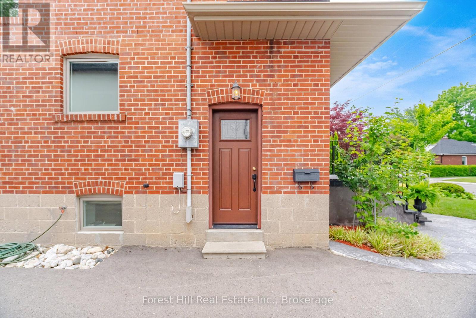 39 BROADVIEW AVENUE - Image 33