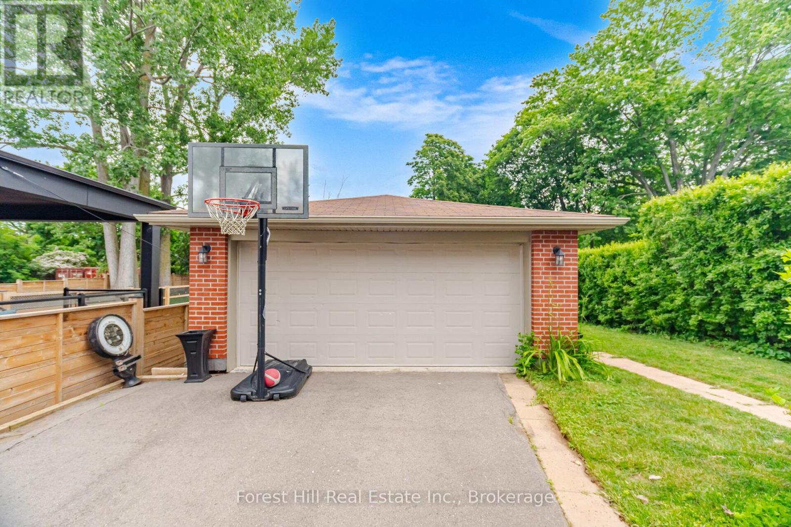 39 BROADVIEW AVENUE - 38