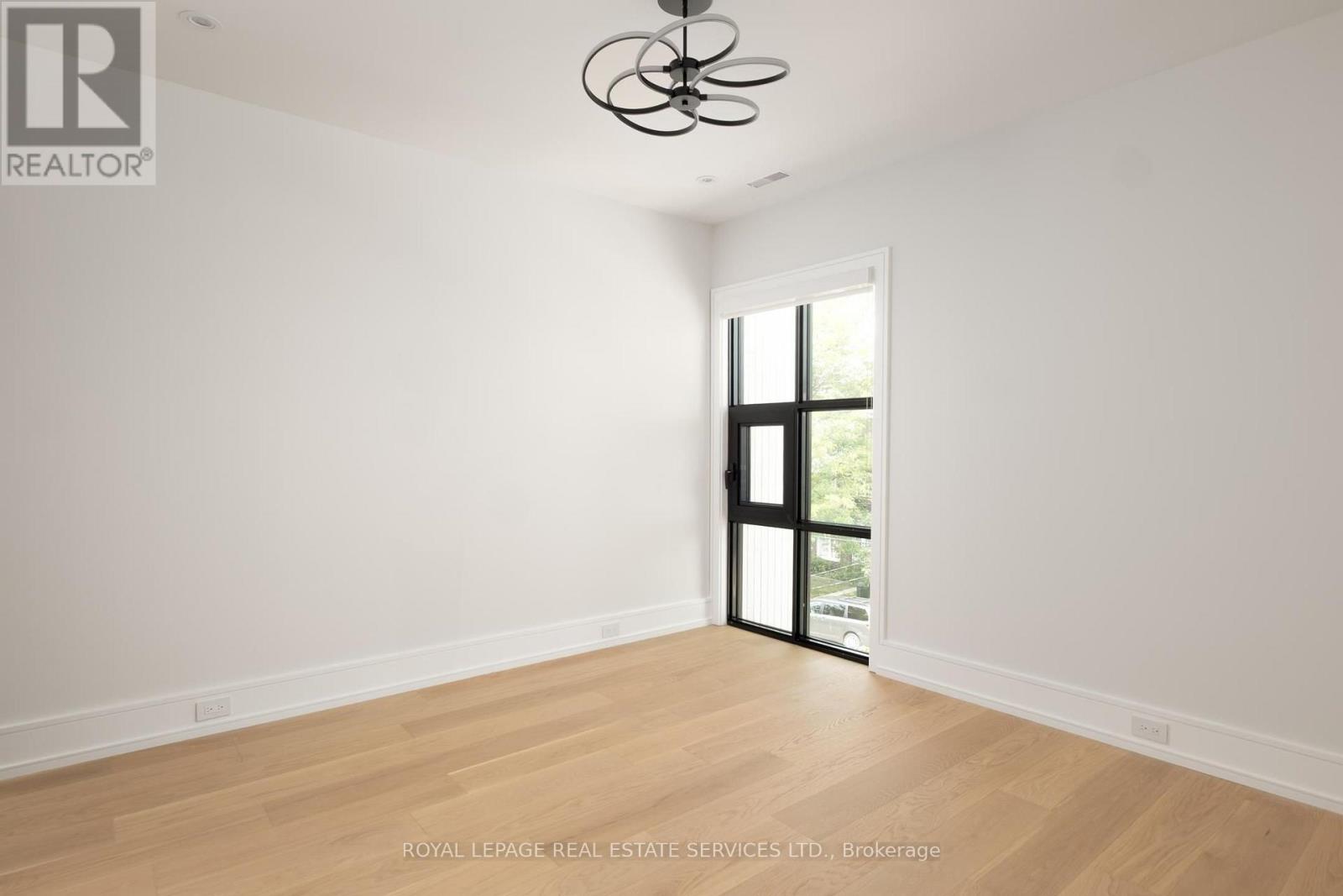 133 DELORAINE AVENUE - Image 31