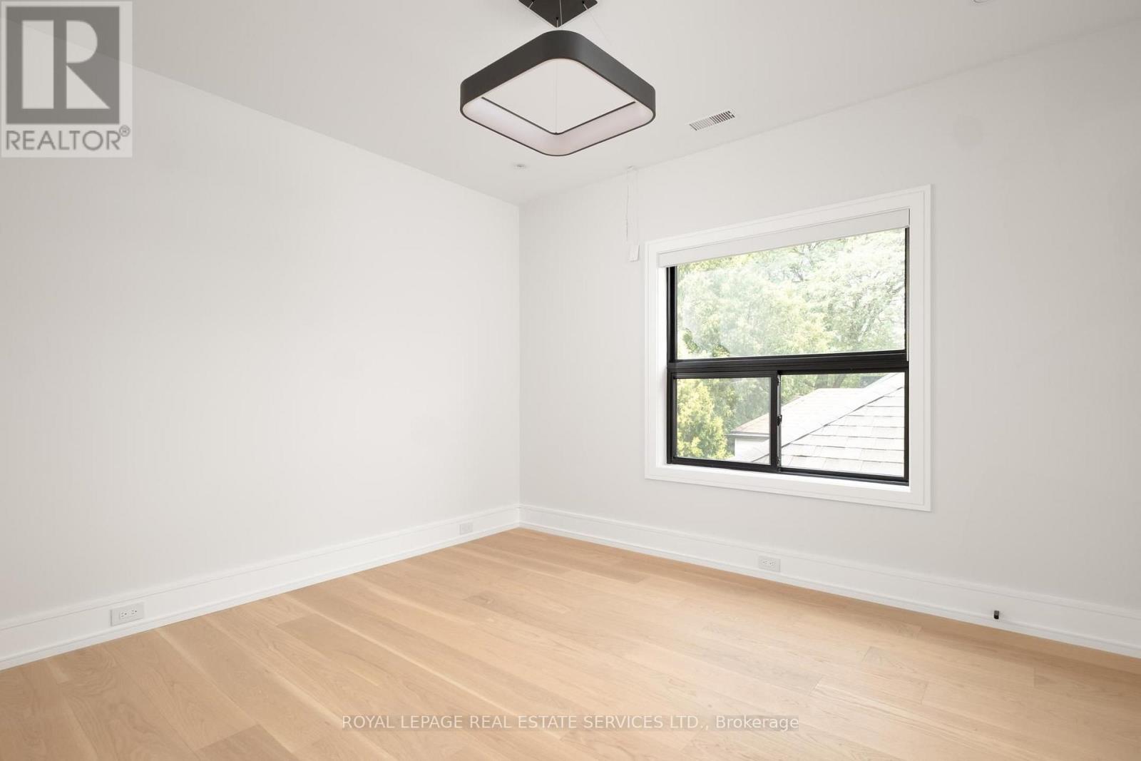 133 DELORAINE AVENUE - Image 33
