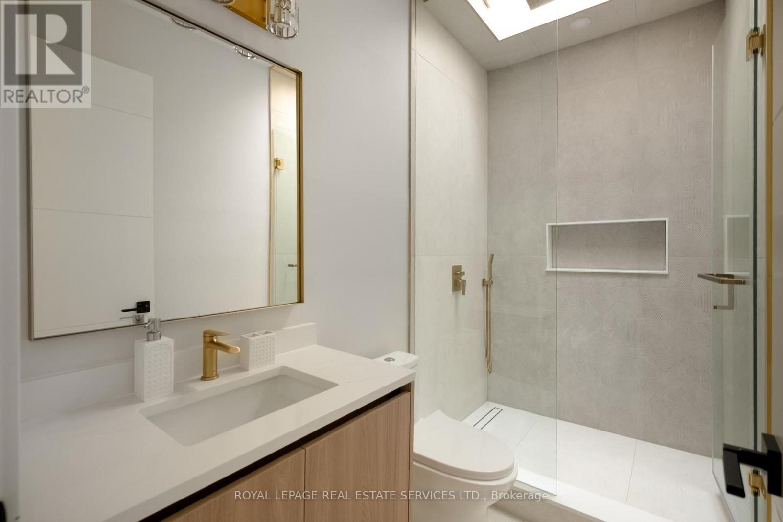 133 DELORAINE AVENUE - Image 35