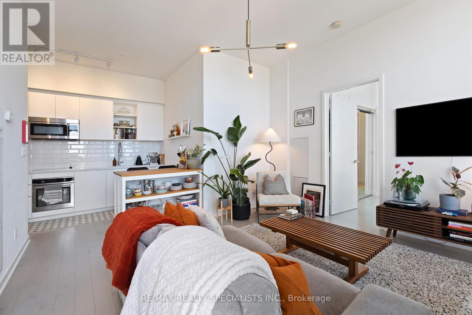 #3505 50 ORDNANCE STREET - 16