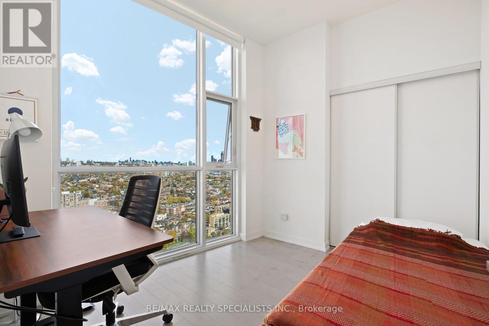 #3505 50 ORDNANCE STREET - 26
