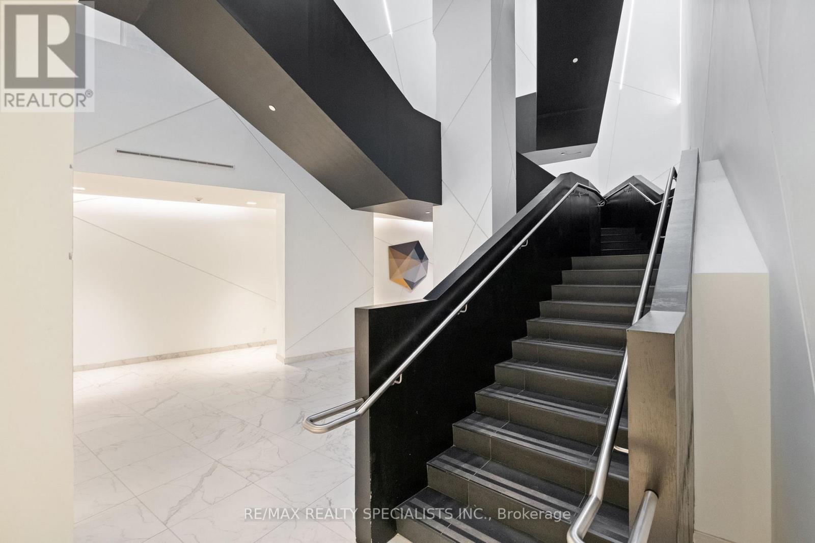#3505 50 ORDNANCE STREET - 29