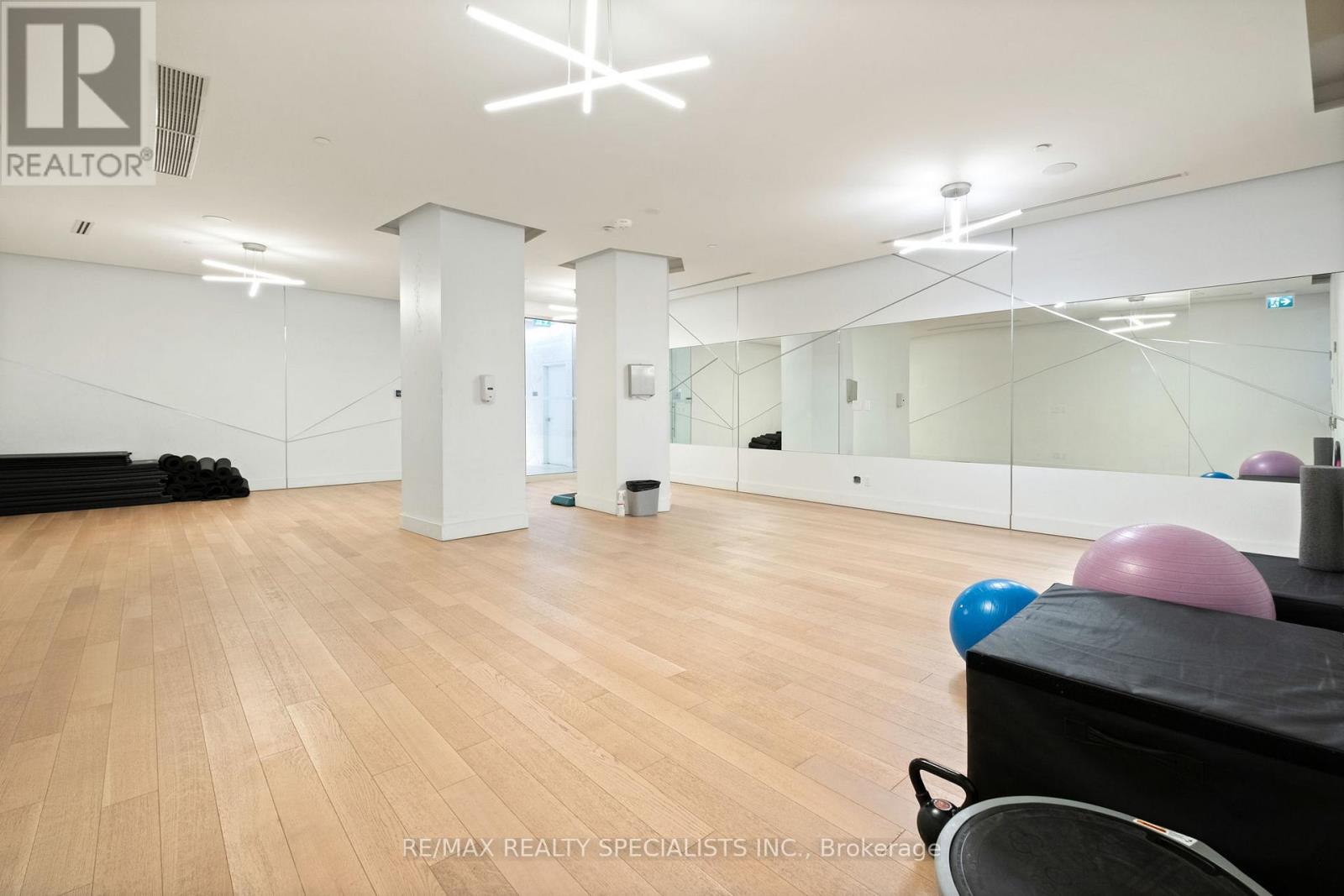 #3505 50 ORDNANCE STREET - 35