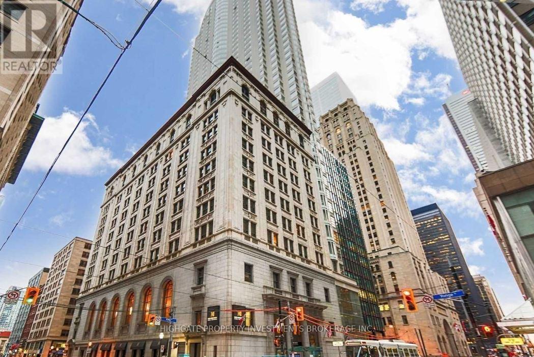 2005 - 1 KING STREET W