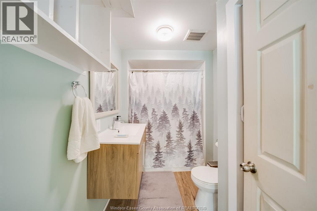 1560 LILLIAN AVENUE - 21