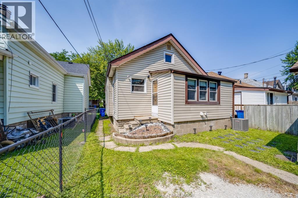 1560 LILLIAN AVENUE - Image 27