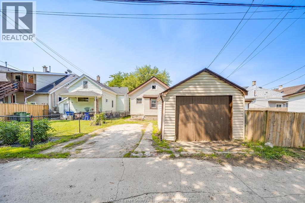 1560 LILLIAN AVENUE - Image 30