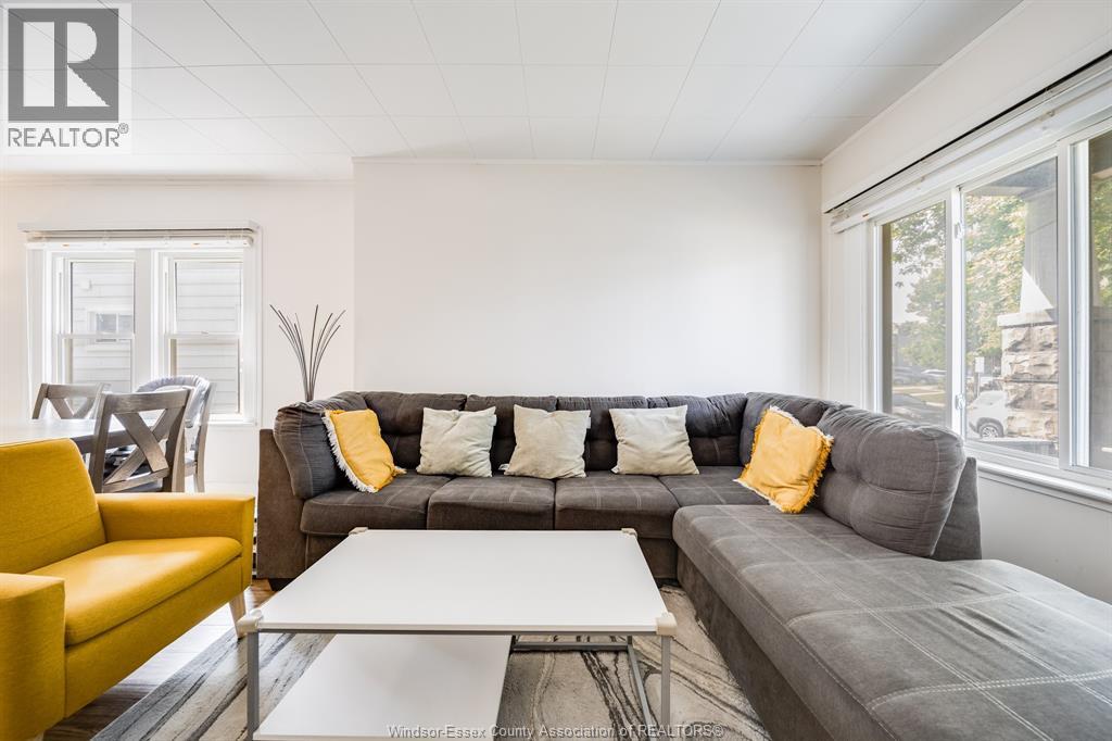 1560 LILLIAN AVENUE - 6
