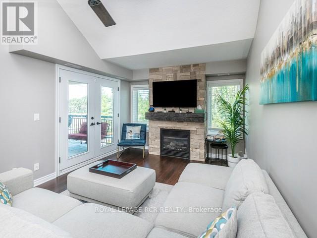 #302 3 BRANDY LANE DRIVE - 18