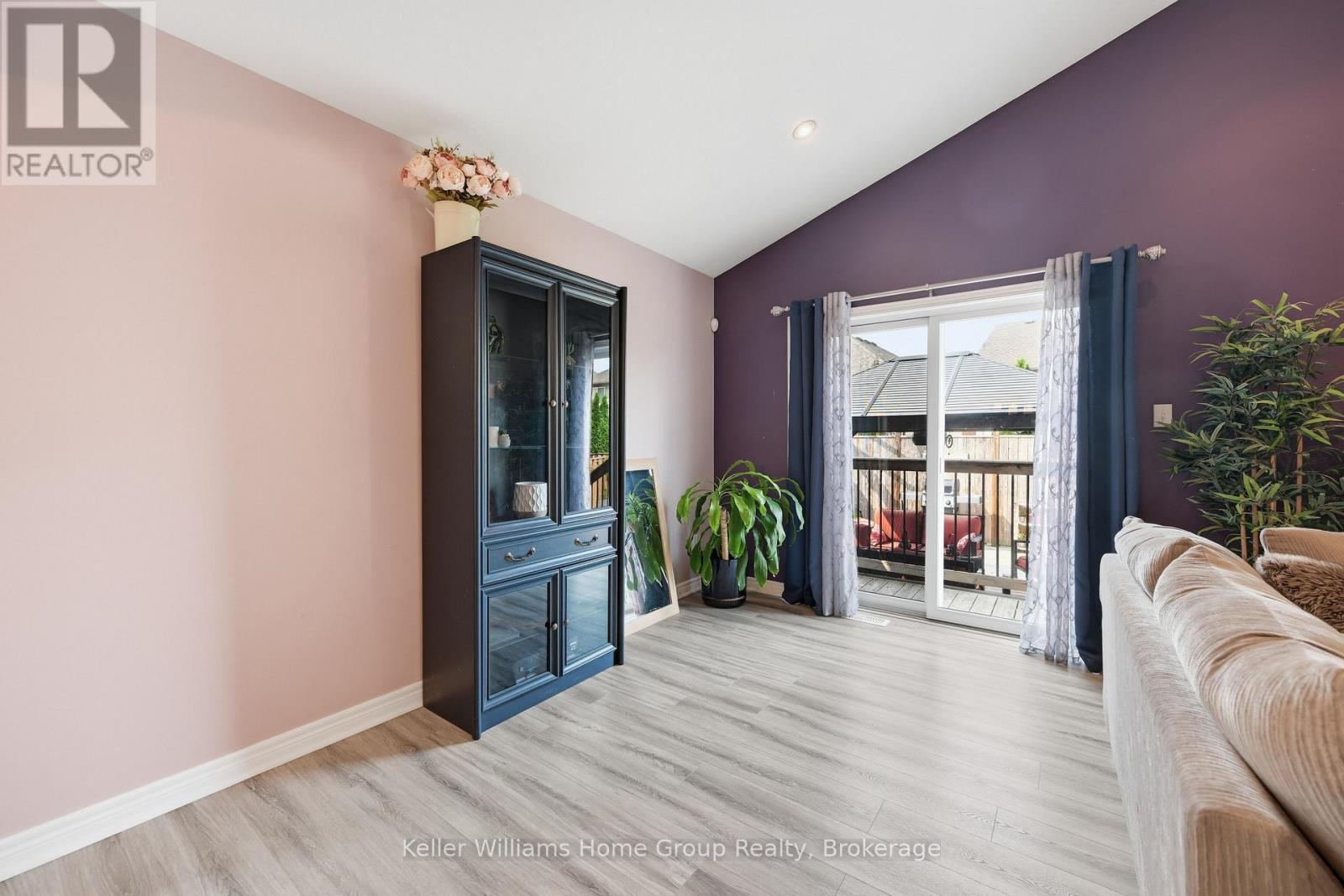 31 VINIFERA DRIVE - Image 16