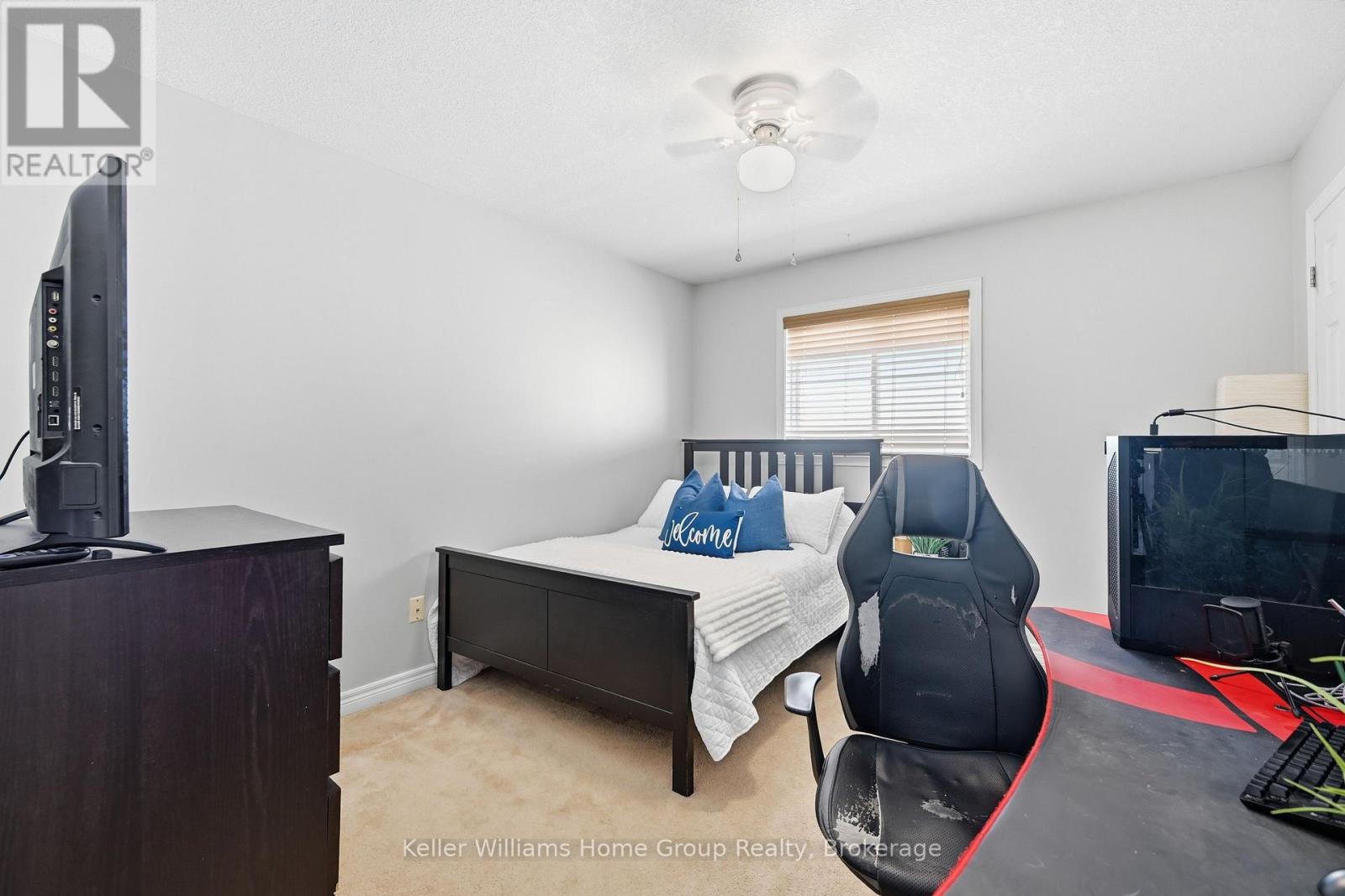 31 VINIFERA DRIVE - 32
