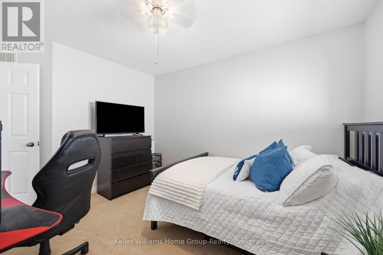 31 VINIFERA DRIVE - 33
