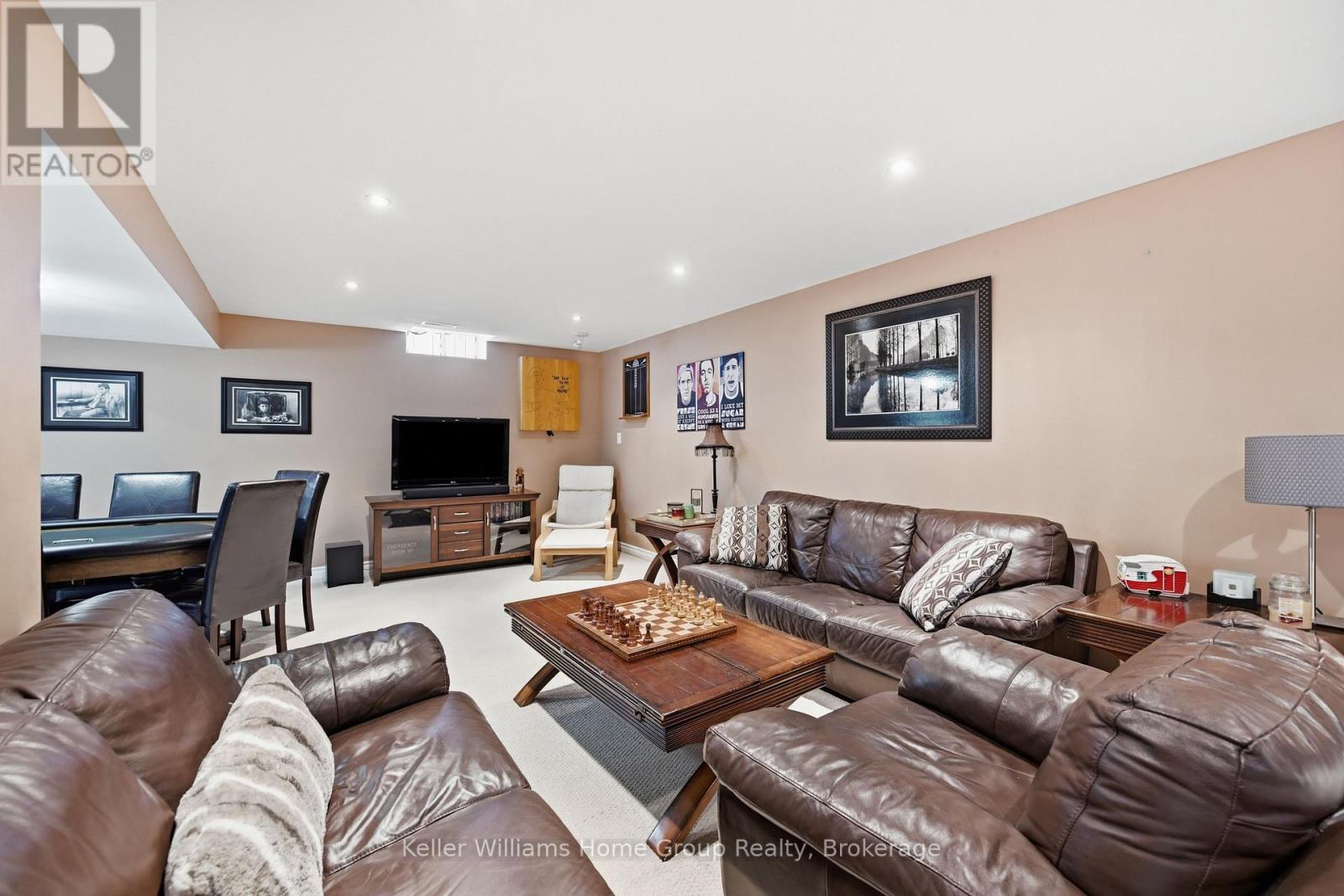 31 VINIFERA DRIVE - 39