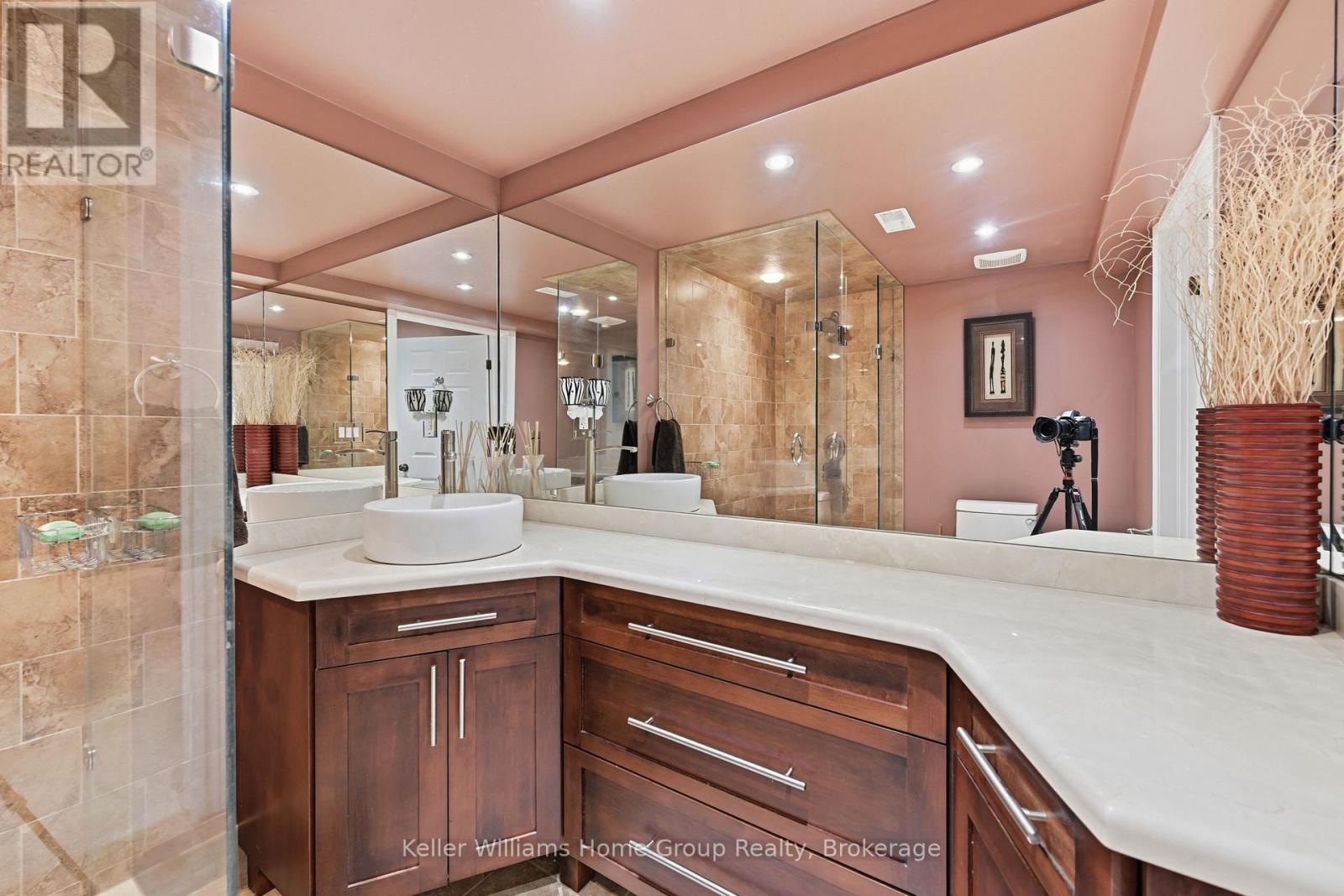31 VINIFERA DRIVE - Image 42