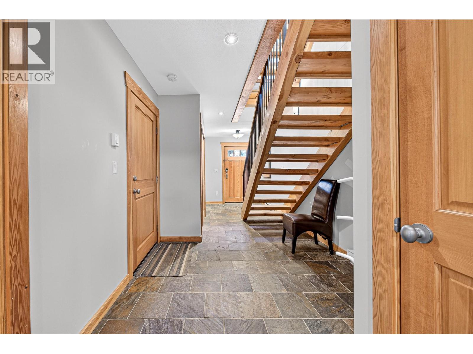 #104D 43 RIVERMOUNT Place - Image 12