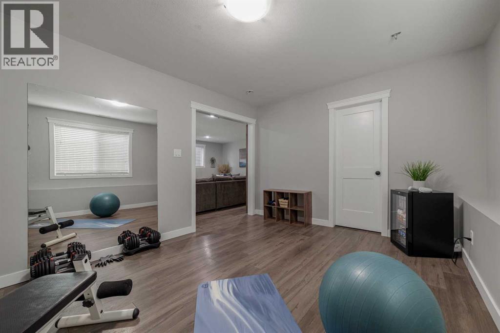 696 Sixmile Crescent S - Image 39