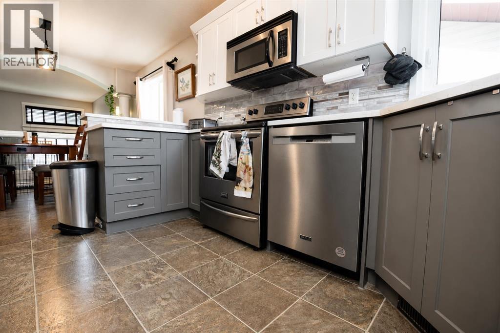 10934 67 Avenue - Image 8