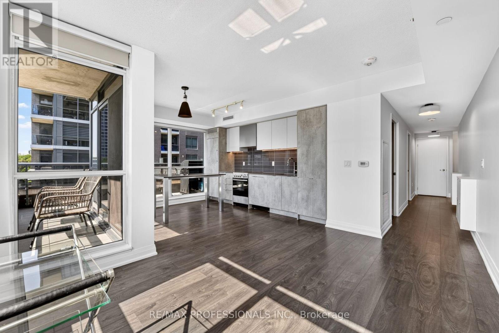 #406 10 GIBBS ROAD - Image 11