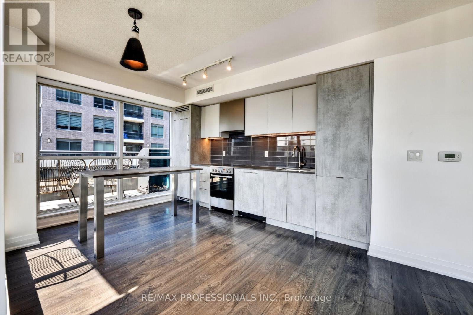 #406 10 GIBBS ROAD - Image 14