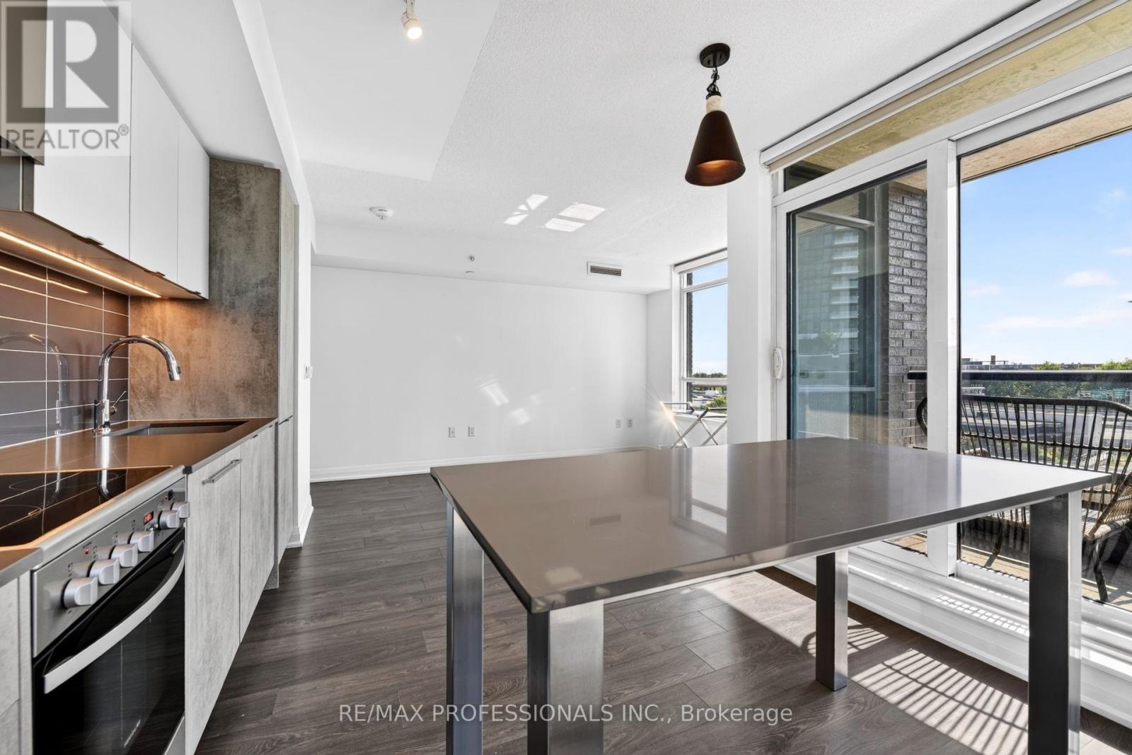 #406 10 GIBBS ROAD - Image 17