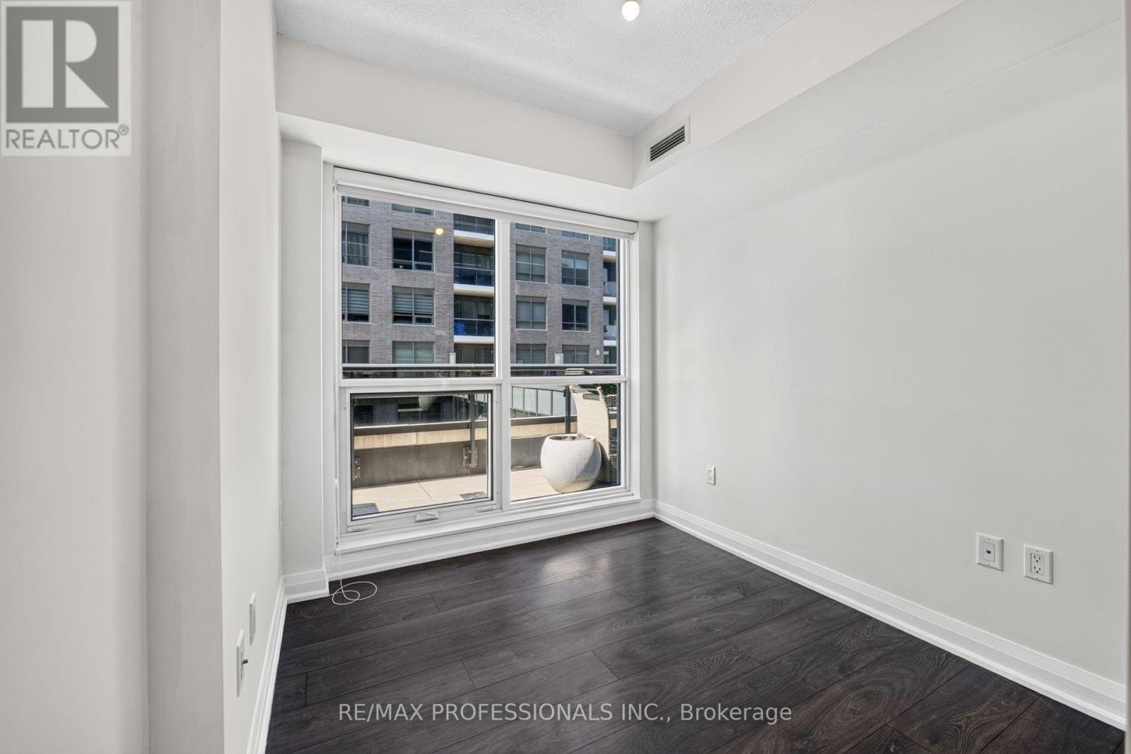 #406 10 GIBBS ROAD - Image 28