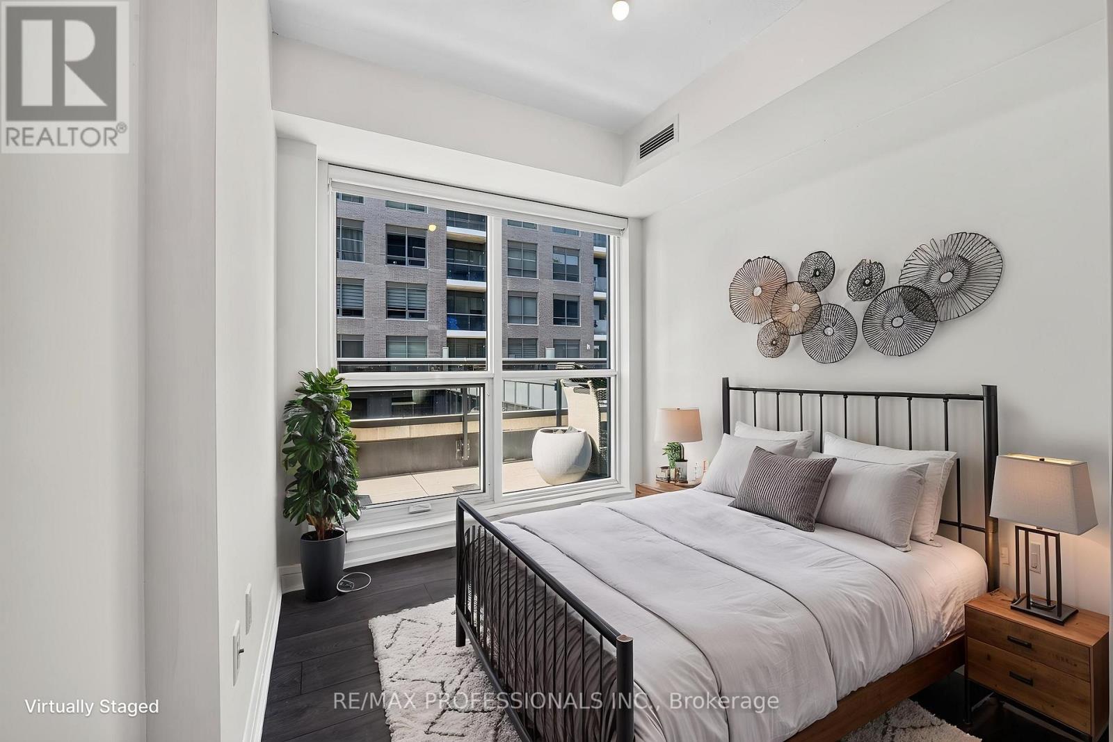 #406 10 GIBBS ROAD - Image 29