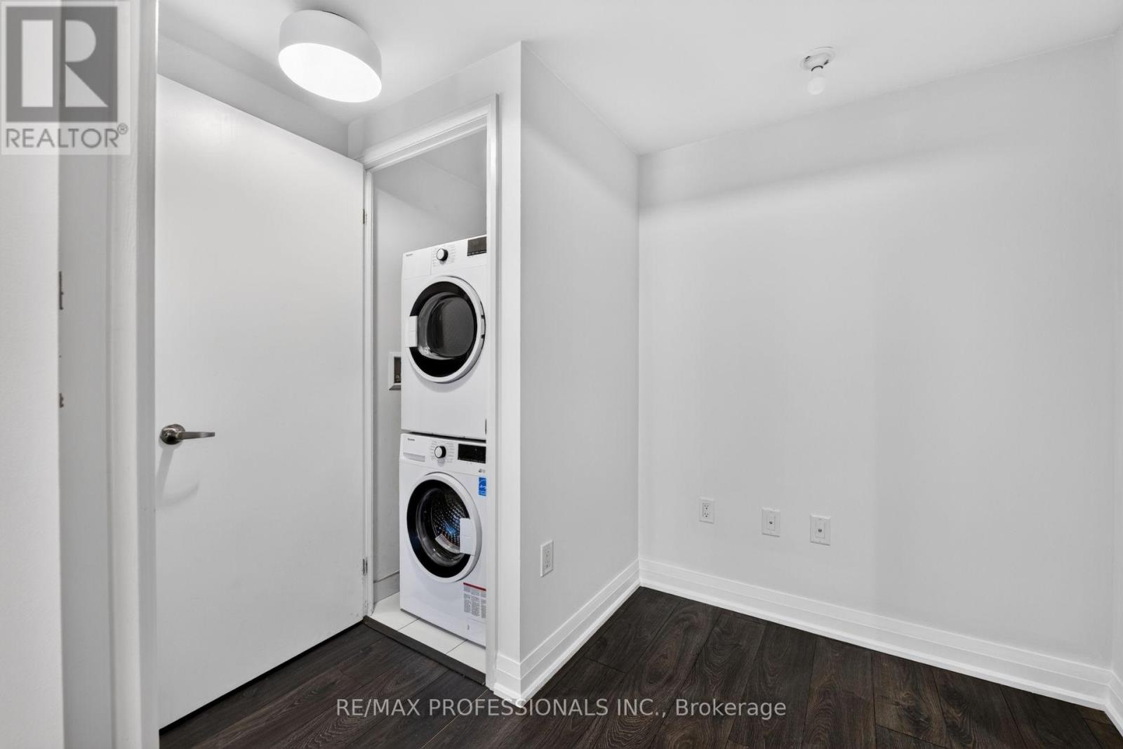 #406 10 GIBBS ROAD - Image 7