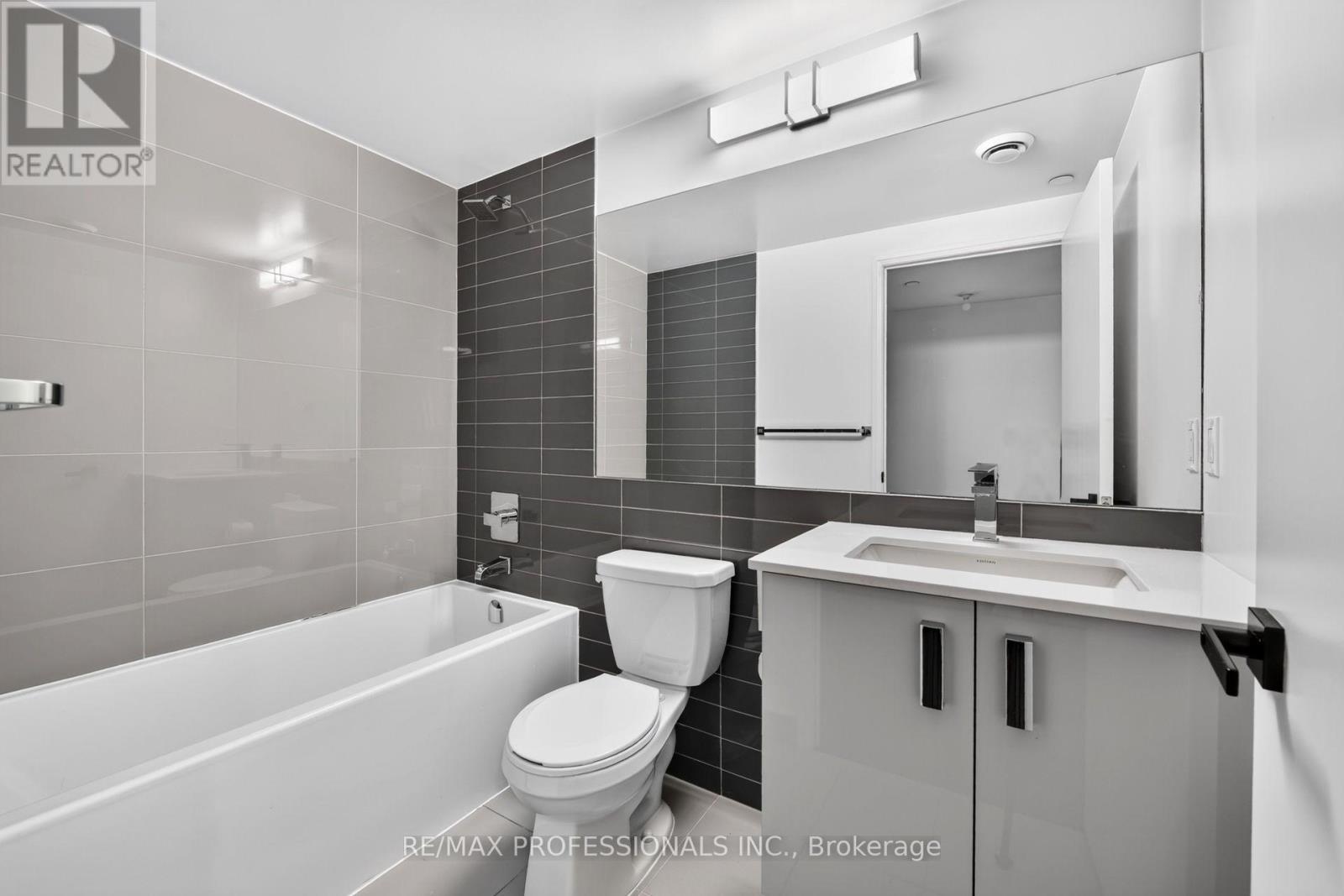 #406 10 GIBBS ROAD - Image 8