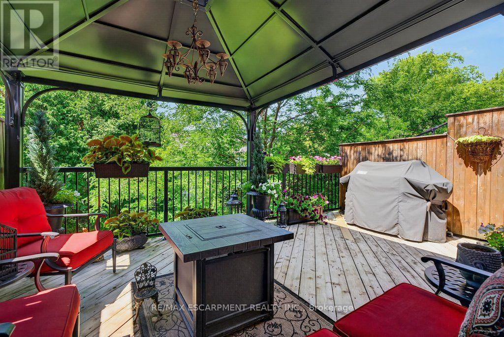 #12 1335 ONTARIO STREET - 35