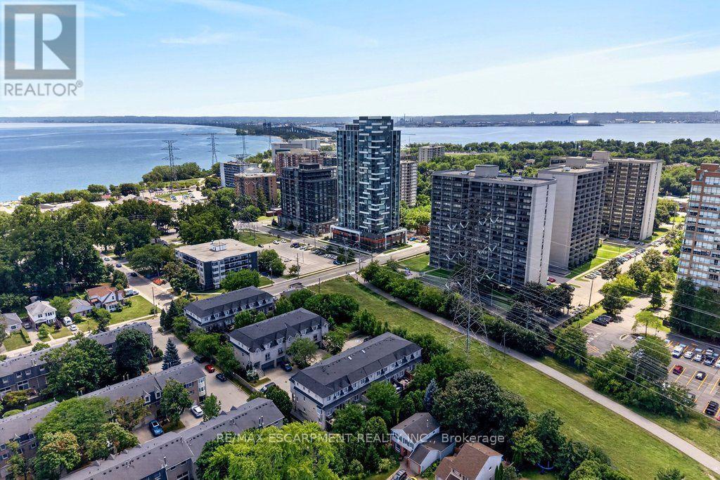 #12 1335 ONTARIO STREET - 42