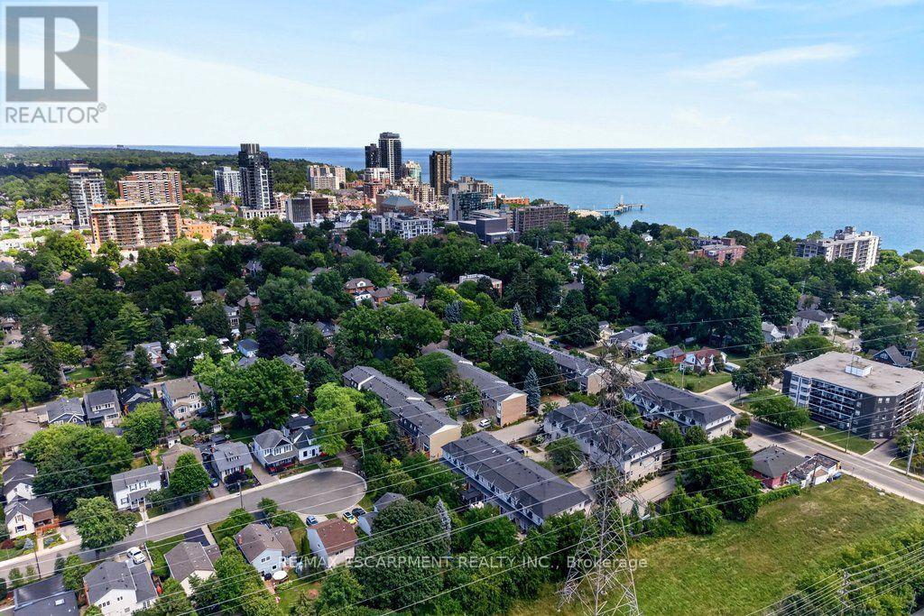 #12 1335 ONTARIO STREET - 43