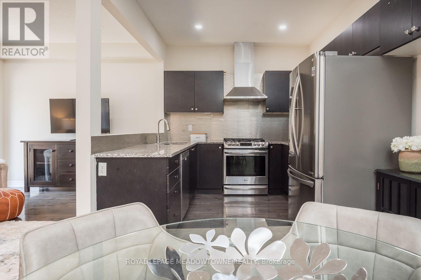 1079 JOB CRESCENT - 12