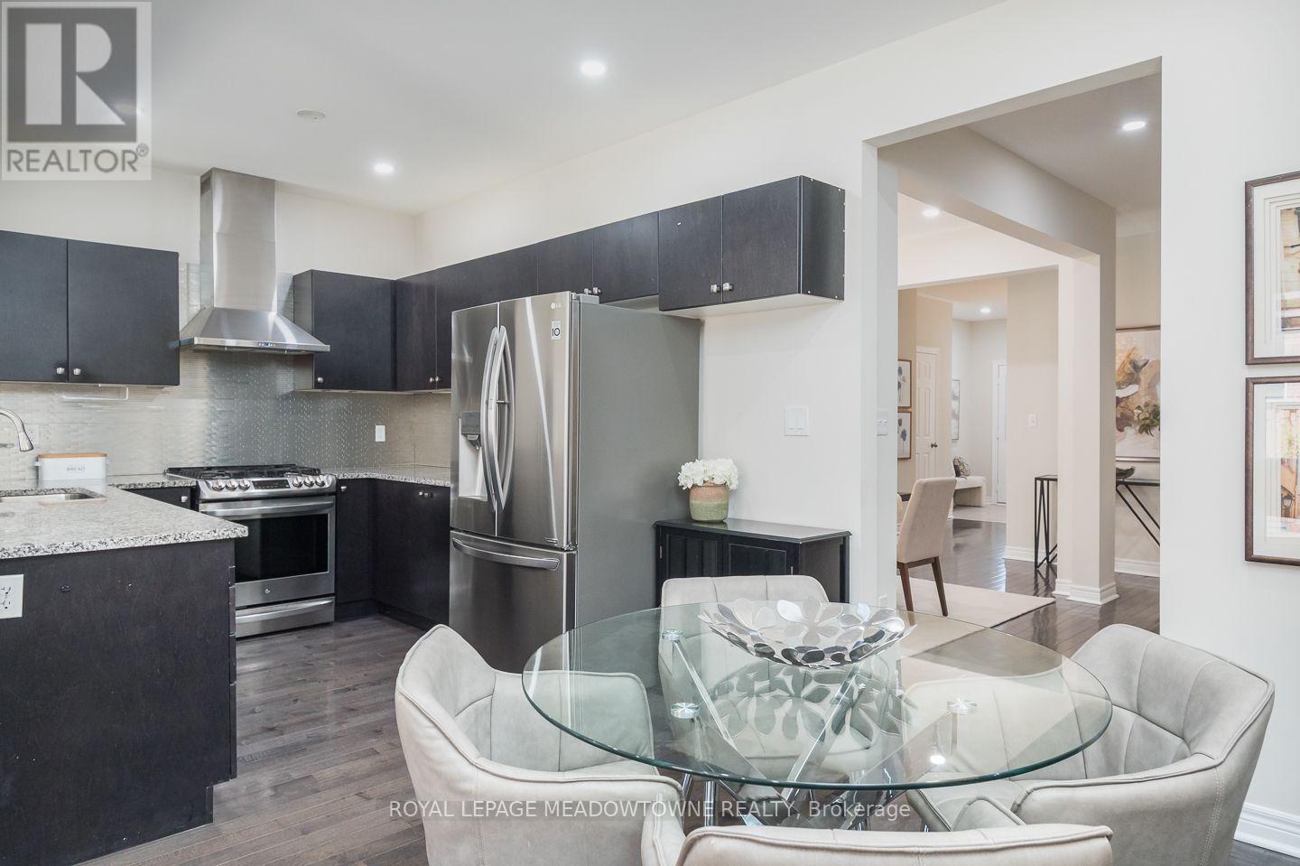 1079 JOB CRESCENT - 16