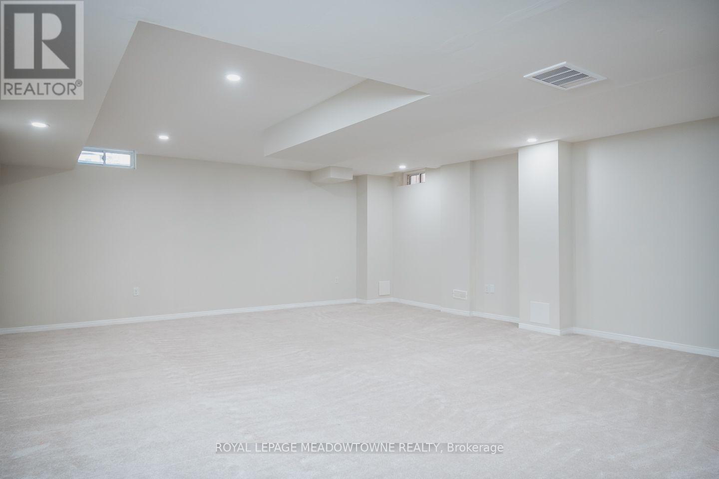 1079 JOB CRESCENT - 36