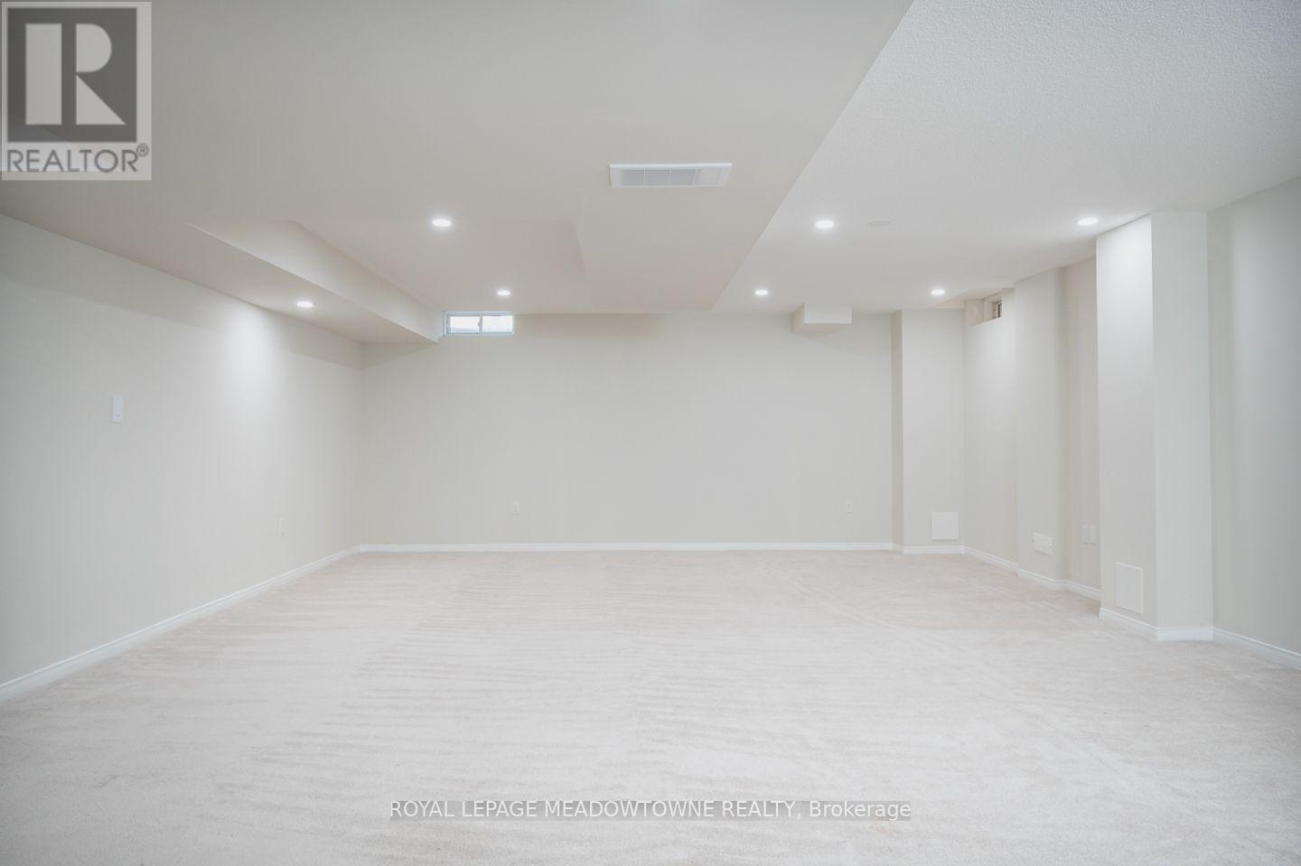1079 JOB CRESCENT - 37