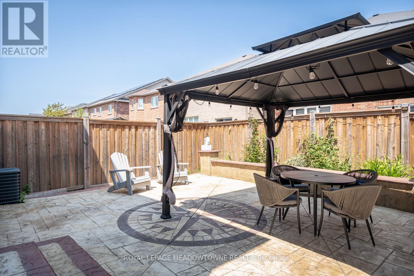 1079 JOB CRESCENT - 38