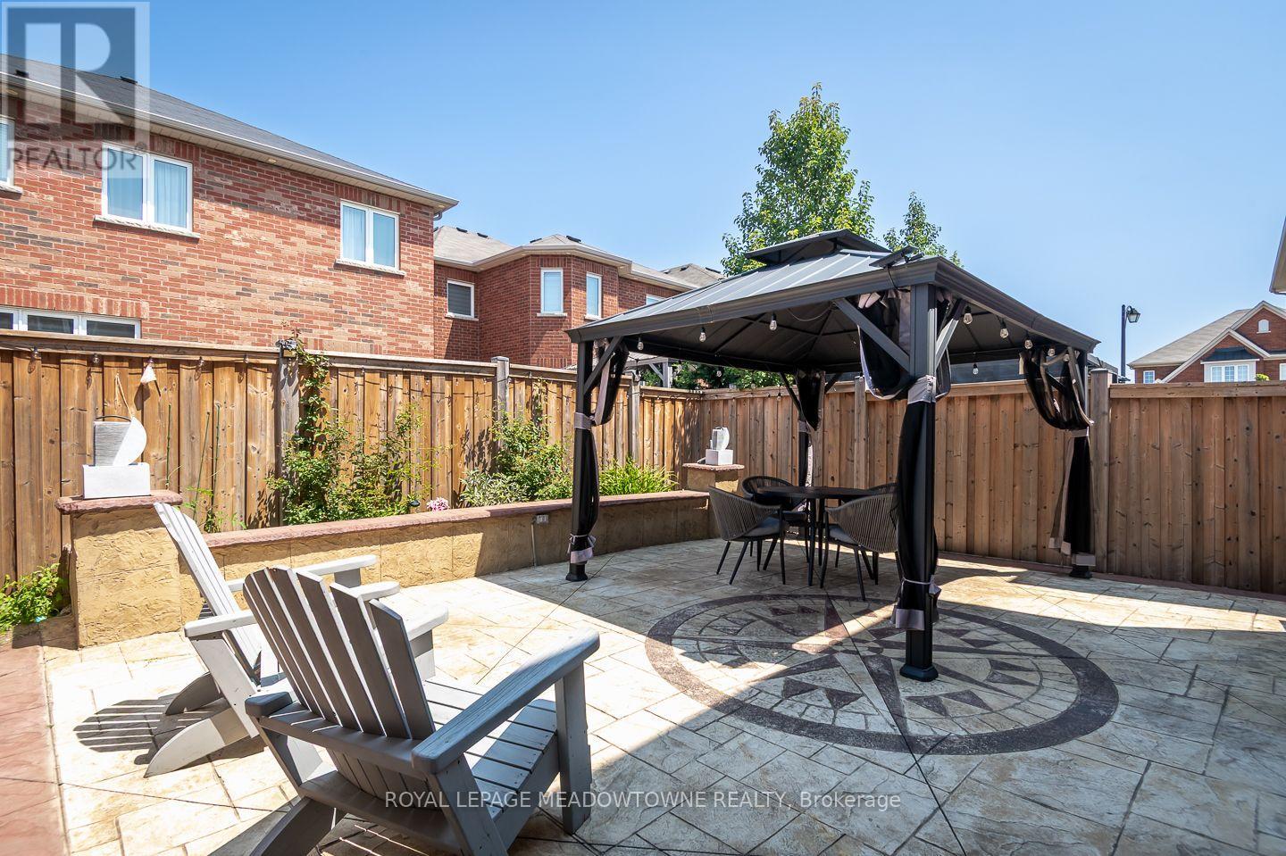 1079 JOB CRESCENT - 40